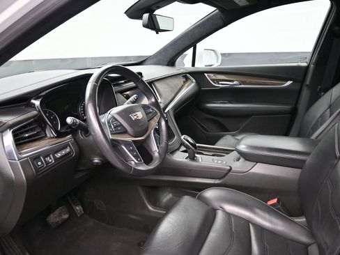 Used 2017 Cadillac XT5 Platinum w/ Driver Assist Package AWD/4WD image 10