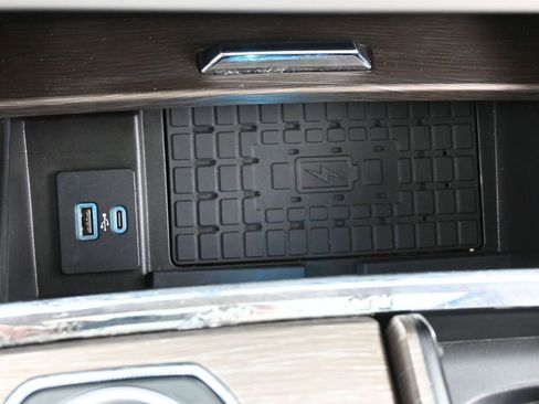 Used 2022 Ford Expedition Max Limited image 24