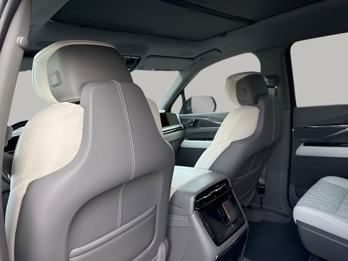 New 2025 Cadillac Escalade IQ Sport 1 w/ LPO, ONYX Package AWD/4WD image 36
