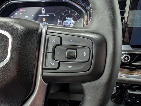 Used 2025 GMC Sierra 1500 Elevation image 25