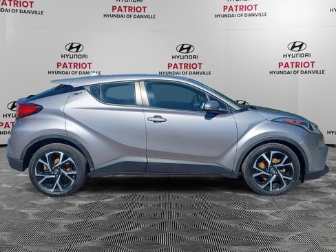 Used 2018 Toyota C-HR XLE FWD image 2