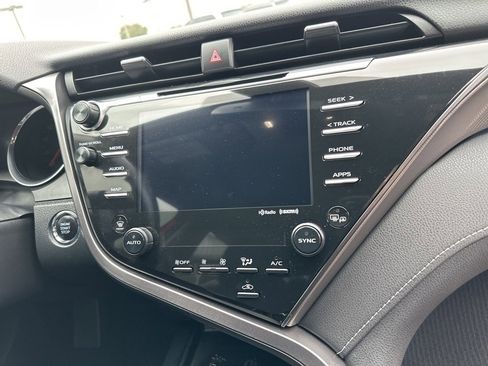 Used 2019 Toyota Camry XSE image 22