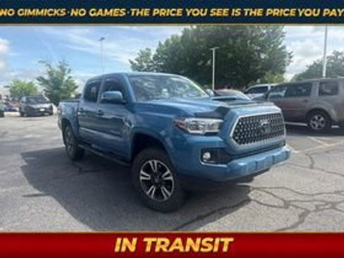 Used 2019 Toyota Tacoma TRD Sport AWD/4WD image 1
