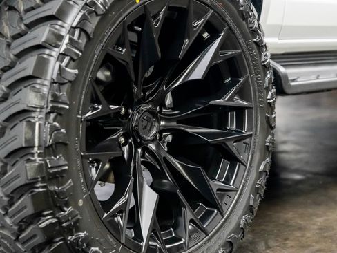 Used 2025 Ford Bronco Outer Banks w/ Sasquatch Package AWD/4WD image 12