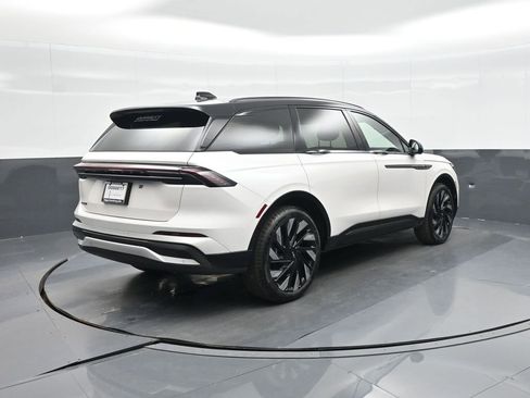 New 2026 Lincoln Nautilus Reserve w/ Jet Appearance Package AWD/4WD image 7