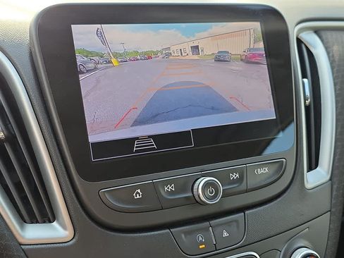Used 2023 Chevrolet Malibu LT FWD image 34