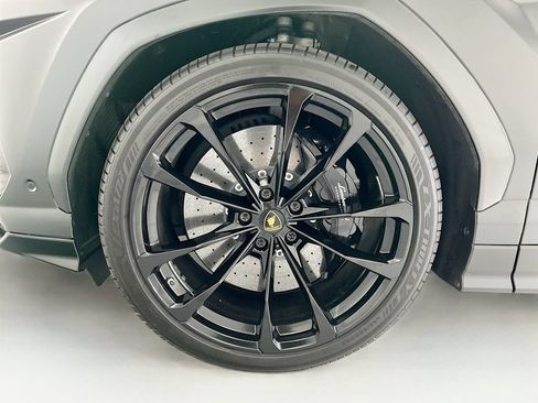 Used 2020 Lamborghini Urus AWD/4WD image 30