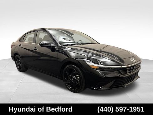 Used 2026 Hyundai Elantra SEL Sport Premium w/ Cargo Package FWD image 3