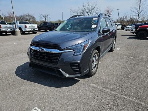Used 2025 Subaru Ascent Premium image 3