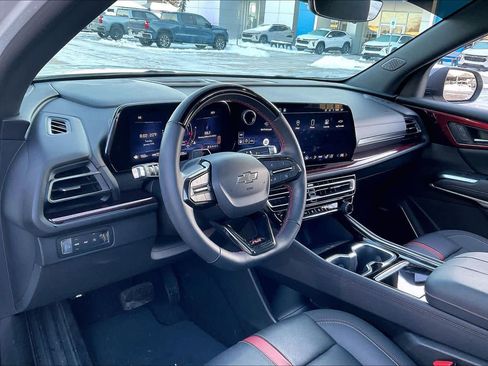 Used 2024 Chevrolet Traverse RS image 18