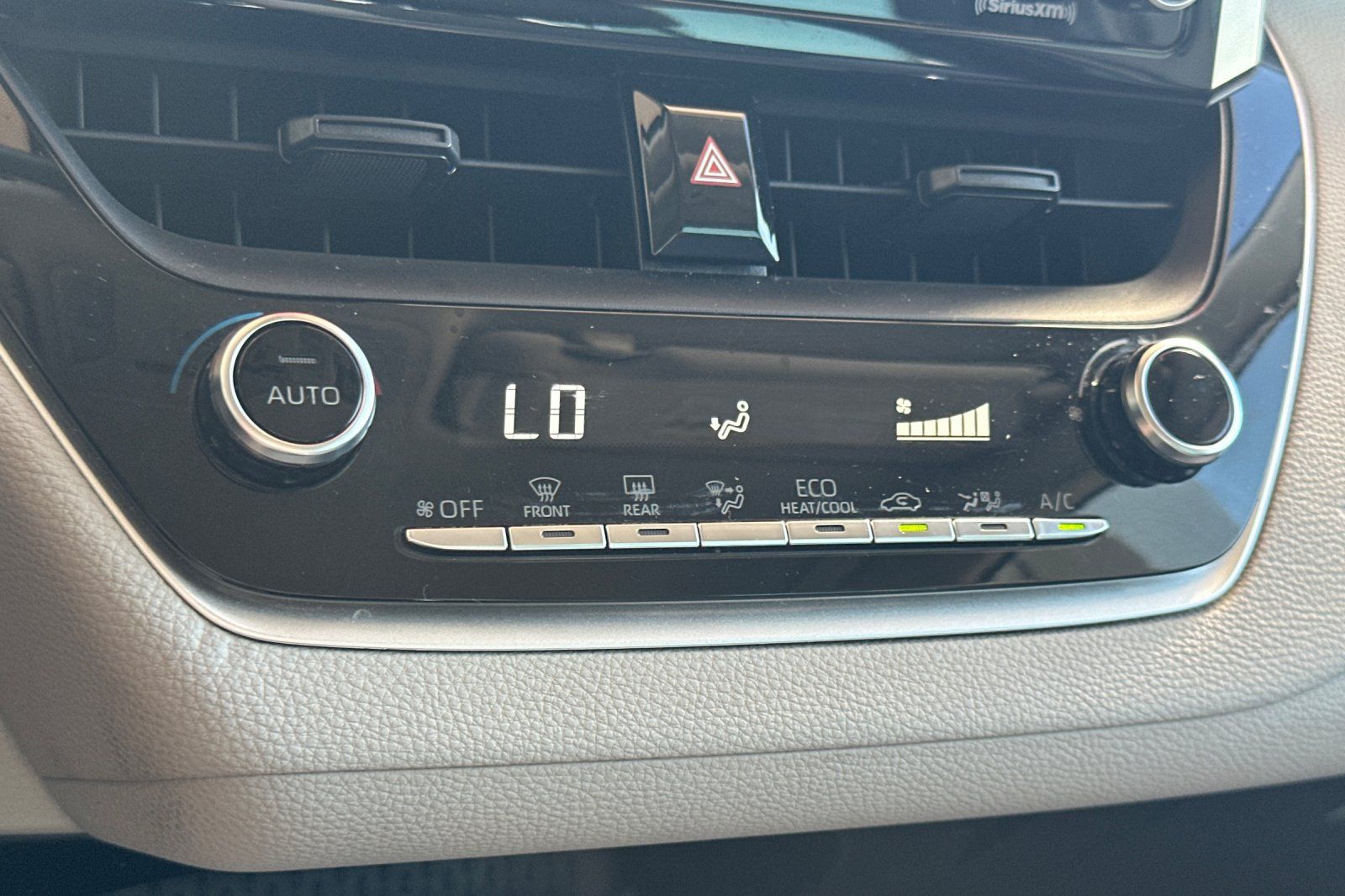 Used 2022 Toyota Corolla LE FWD image 22