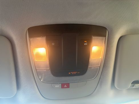 Used 2024 Kia Sportage EX FWD image 17