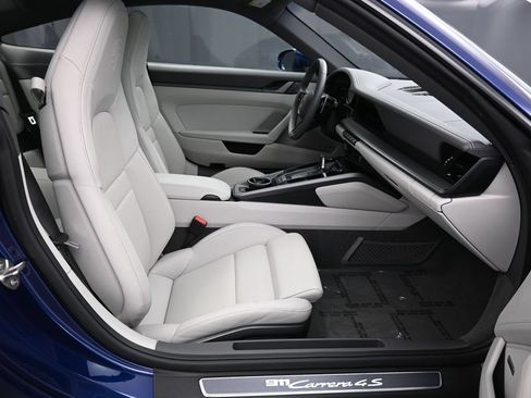 Certified 2022 Porsche 911 Carrera 4S AWD/4WD image 30