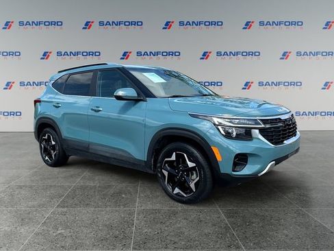Used 2024 Kia Seltos EX AWD/4WD image 7