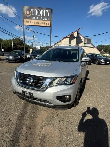 Used 2018 Nissan Pathfinder FWD image 1