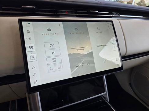 New 2025 Land Rover Range Rover SE image 40