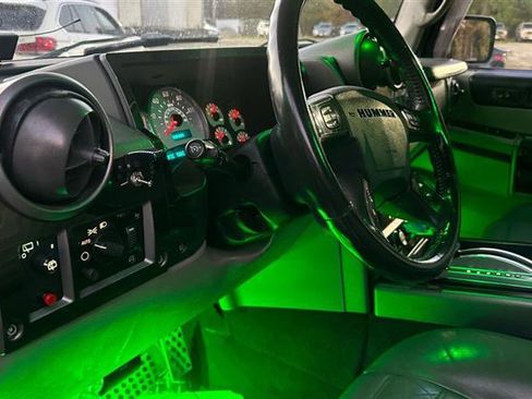 Used 2003 HUMMER H2 w/ Preferred Equipment Group image 31