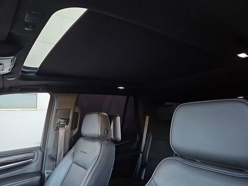 Used 2021 GMC Yukon Denali w/ Denali Ultimate Package image 22