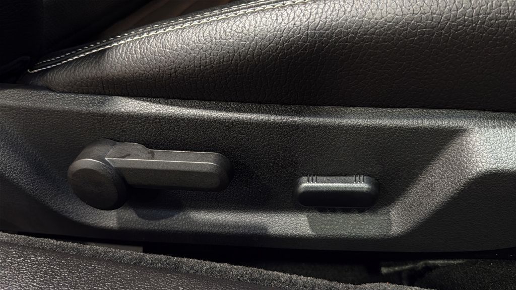 Used 2011 Ford Mustang GT Premium w/ Brembo Brake Pkg RWD image 11