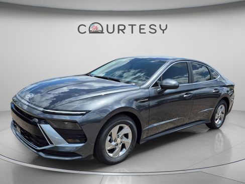 New 2026 Hyundai Sonata SE FWD image 1