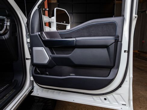 Used 2026 Ford F450 Platinum w/ FX4 Off-Road Package image 36