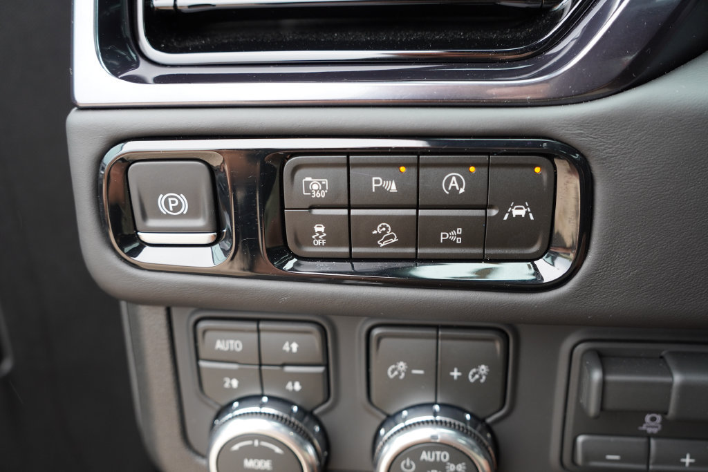 Used 2026 GMC Yukon AT4 Ultimate AWD/4WD image 32