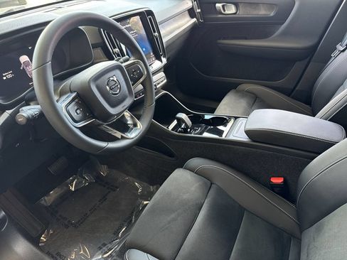 Certified 2023 Volvo C40 P8 Recharge Plus AWD/4WD image 9
