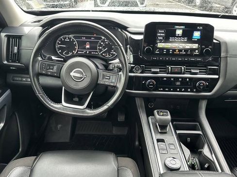 Used 2022 Nissan Pathfinder SL w/ SL Black Package image 25