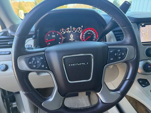 Used 2016 GMC Yukon XL Denali image 21