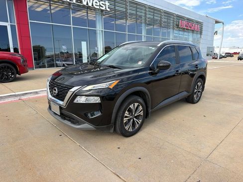 Used 2023 Nissan Rogue SV w/ SV Premium B Package FWD image 1