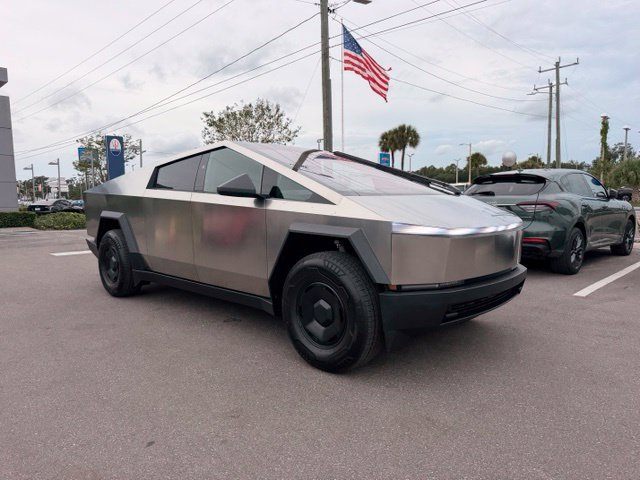 Used 2026 Tesla Cybertruck AWD Crew Cab image 21