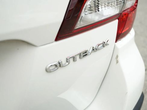 Used 2018 Subaru Outback 2.5i Limited w/ Popular Package #2 AWD/4WD image 12