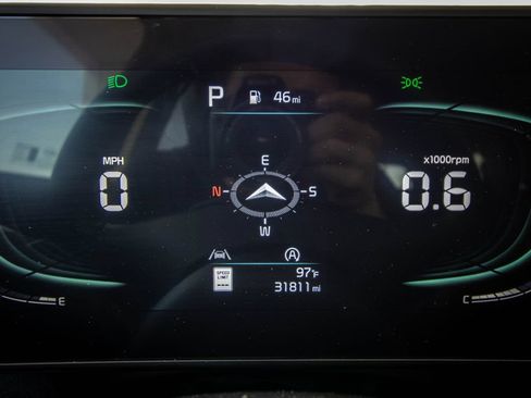 Used 2024 Kia Sportage EX FWD image 35