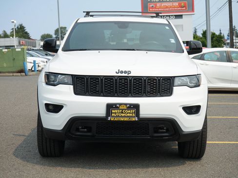 Used 2019 Jeep Grand Cherokee Laredo AWD/4WD image 8