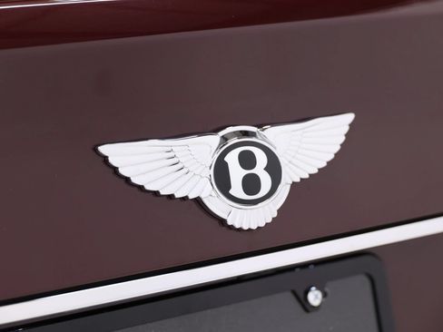 Used 2018 Bentley Bentayga AWD/4WD image 74