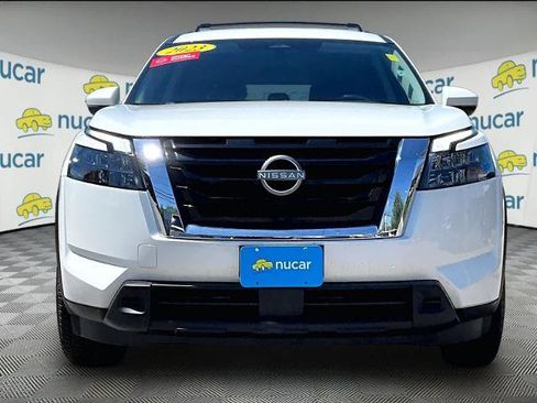 Used 2023 Nissan Pathfinder SV AWD/4WD image 2