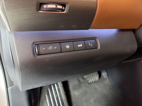 Used 2024 Nissan Pathfinder Platinum w/ Cargo Package image 28