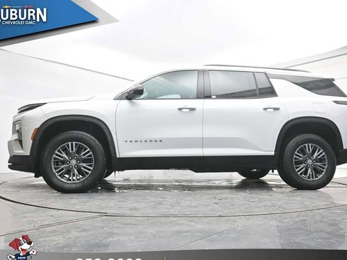 New 2026 Chevrolet Traverse LT image 18