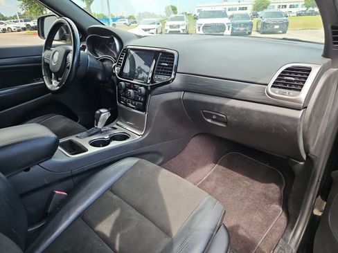 Used 2019 Jeep Grand Cherokee Altitude RWD image 21