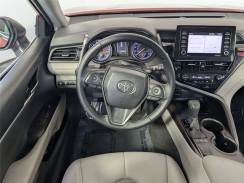 Used 2023 Toyota Camry SE image 29