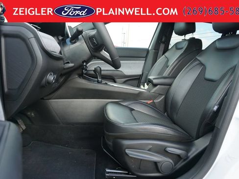 Used 2025 Jeep Compass Latitude AWD/4WD image 16