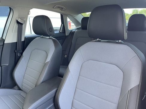 New 2025 Volkswagen Jetta SE image 17