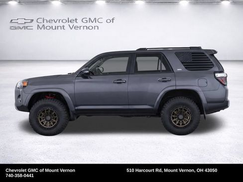 Used 2022 Toyota 4Runner SR5 Premium w/ Moonroof Package AWD/4WD image 23