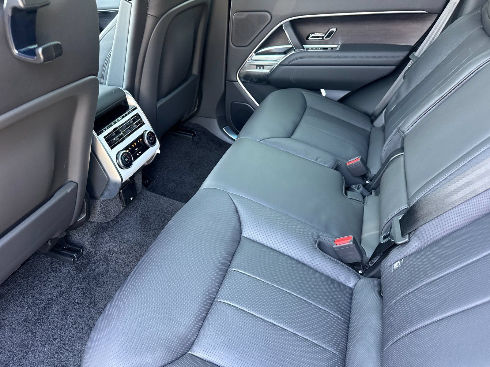 New 2026 Land Rover Range Rover SE AWD/4WD image 12