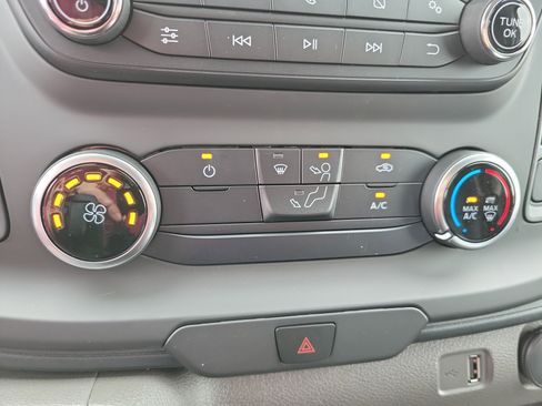 New 2025 Ford Transit 150 Low Roof image 21