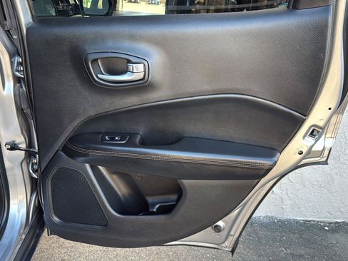 Used 2018 Jeep Compass Limited w/ Safe & Security Group FWD image 31
