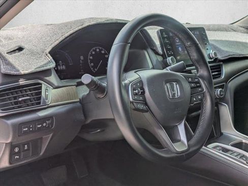 Used 2021 Honda Accord Touring image 3