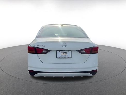 Used 2025 Nissan Altima 2.5 SV image 12