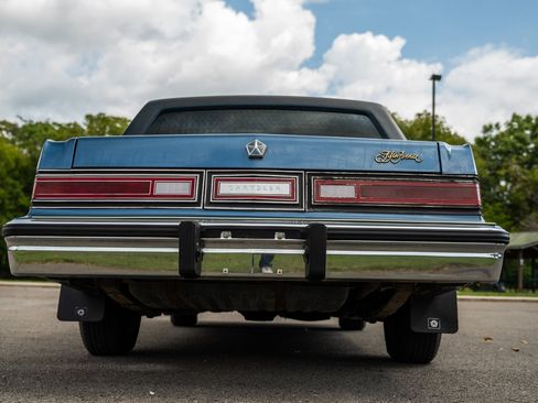 Used 1988 Chrysler Fifth Avenue RWD image 16