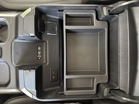 Used 2022 Chevrolet Silverado 1500 LTZ image 24